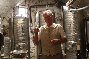 HeinzKaltschmidtimWeinkeller